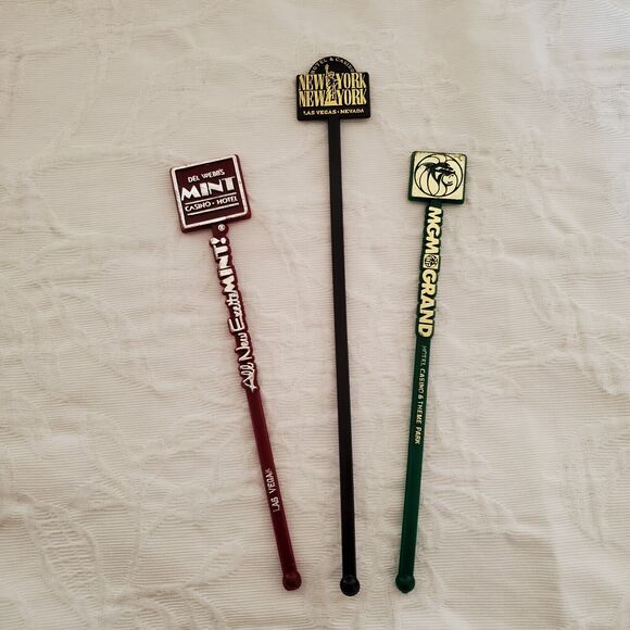 Vintage Las Vegas Cocktail Swizzle Stir Sticks 3 Plastic MGM Mint New York NY - Picture 2 of 6